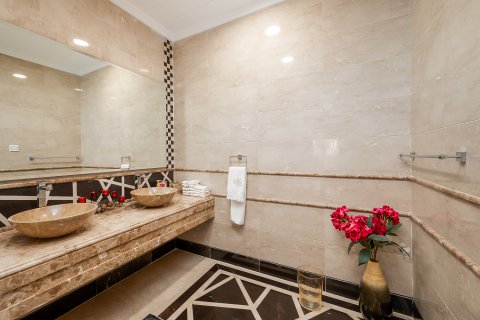 Al Khawaneej, Dubai, BAE’de satılık villa 7 yatak odası, 1034.66 m&sup2; No 757466 - fotoğraf 16