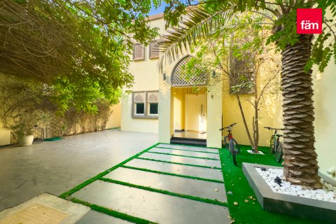 Vilë në Jumeirah Park, Dubai, Emiratet e Bashkuara Arabe 4 dhoma gjumi, 657.4 m2. № 631815 - Foto 26