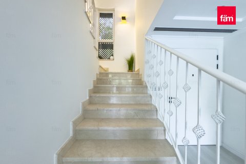 Vilë në Jumeirah Park, Dubai, Emiratet e Bashkuara Arabe 4 dhoma gjumi, 657.4 m2. № 631815 - Foto 13