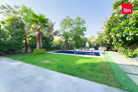 Vilë në Jumeirah Park, Dubai, Emiratet e Bashkuara Arabe 4 dhoma gjumi, 657.4 m2. № 631815 - Foto 2