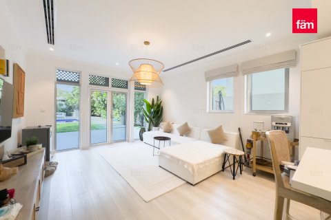 Vilë në Jumeirah Park, Dubai, Emiratet e Bashkuara Arabe 4 dhoma gjumi, 657.4 m2. № 631815 - Foto 4