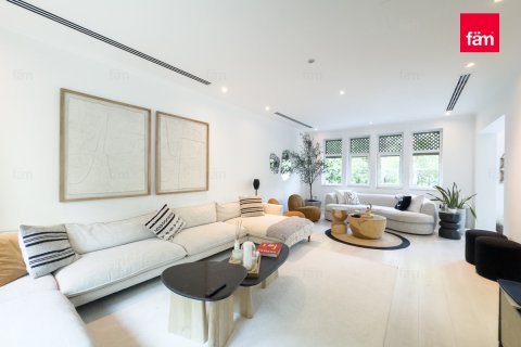 Vilë në Jumeirah Park, Dubai, Emiratet e Bashkuara Arabe 4 dhoma gjumi, 657.4 m2. № 631815 - Foto 3