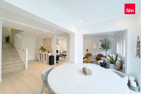 Vilë në Jumeirah Park, Dubai, Emiratet e Bashkuara Arabe 4 dhoma gjumi, 657.4 m2. № 631815 - Foto 11