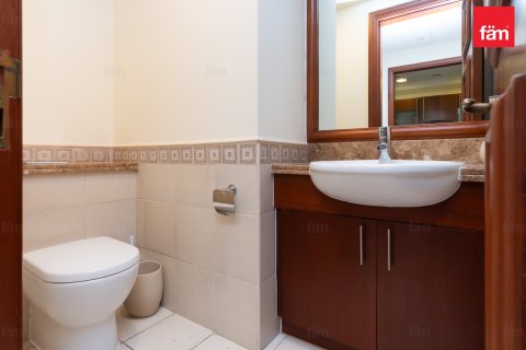 Apartment in Palm Jumeirah, Dubai, UAE 2 bedrooms, 166.7 sq.m. № 718044 - photo 13