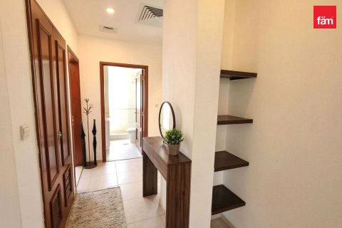 Villa til salgs i Mirdif, Dubai, Emiratene 3 soverom, 220.8 kvm Nr. 718034 - Foto 8