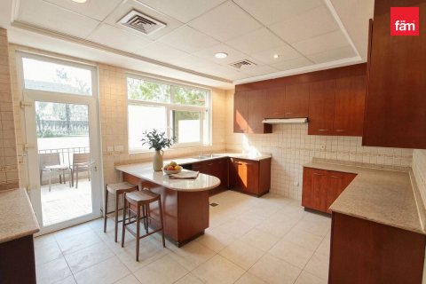 Villa til salgs i Mirdif, Dubai, Emiratene 3 soverom, 220.8 kvm Nr. 718034 - Foto 6
