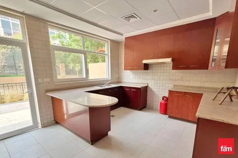 Vila di Mirdif, Dubai, UEA 3 kamar tidur, 220.8 m2 nomor 718034 - foto 4