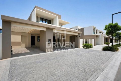 Villa en Jebel Ali, Dubai, EAU 4 dormitorios, 629.98 m² № 745344