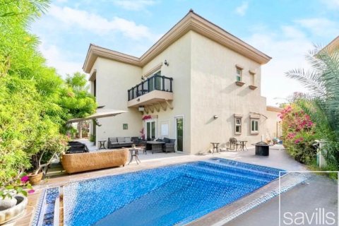 Vila v Jumeirah Islands, Dubai, SAE 4 spálne, 819 m2 č. 680725