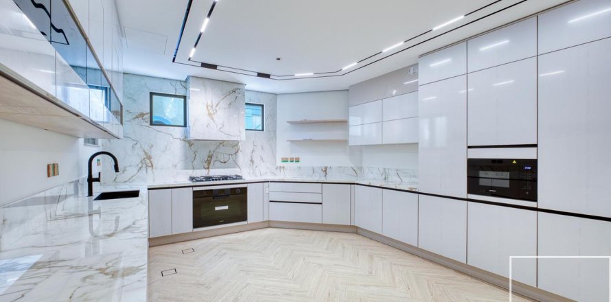 Villa in Palm Jumeirah, Dubai, VAE: 5 Schlafzimmer, 539 m2 Nr. 680724