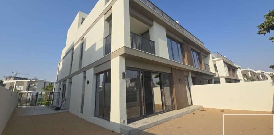 Városi lakóépület itt: Tilal Al Ghaf, Dubai, EAE, 4 hálószoba, 210 m², azonosító: 680986