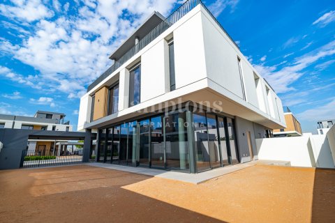 Vilă de închiriat în Arabian Ranches 3, Dubai, EAU 4 dormitoare, 299.99958051 mp.  №659947 - poză 13