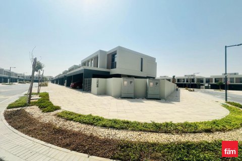 Villa in Dubai, UAE 4 bedrooms, 346.8 sq.m. № 712957
