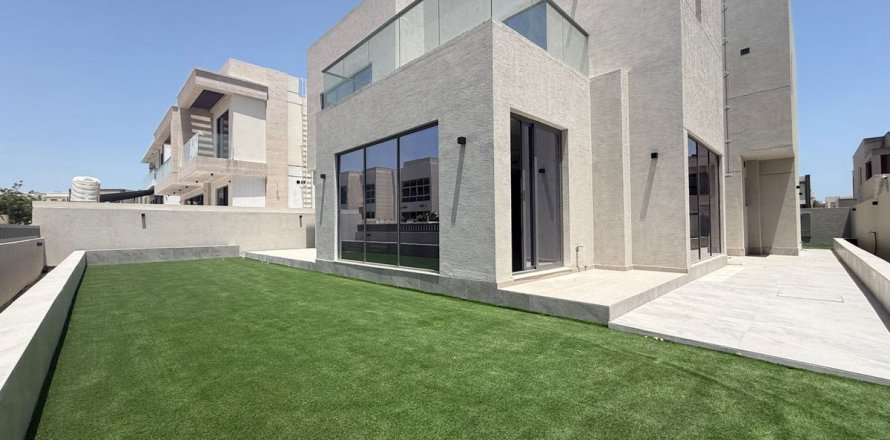 Villa sa Al Furjan, Dubai, UAE 5 silid-tulugan, 600 sq.m. № 712958