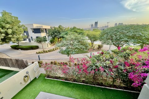 Villa à Dubai Hills Estate, Dubai, EAU: 5 chambres, 278 m2 № 697392