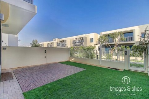 וילה להשכרה ב Dubai Hills Estate, Dubai, איחוד האמירויות  4 חדרי שינה, 203 מ"ר, מספר 697394 - תמונה 1