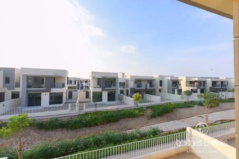וילה להשכרה ב Dubai Hills Estate, Dubai, איחוד האמירויות  4 חדרי שינה, 203 מ"ר, מספר 697394 - תמונה 2