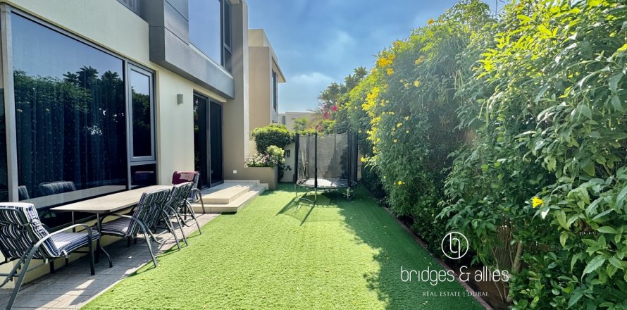 Villa em Dubai Hills Estate, Dubai, EAU 4 quartos, 202 m2 № 697393