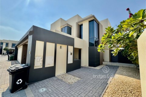 Villa para arrendamento em Dubai Hills Estate, Dubai, EAU 4 quartos, 202 m2 № 697393 - foto 4