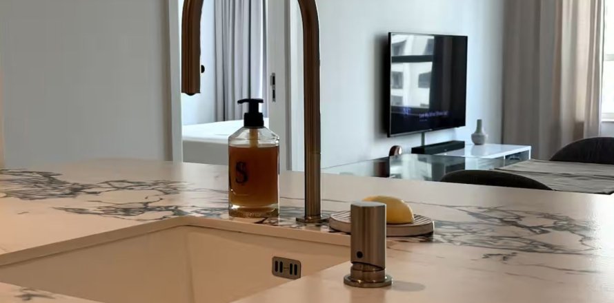 Apartment in Dubai Marina, Dubai, UAE 1 bedroom, 70.7902 sq.m. № 697509