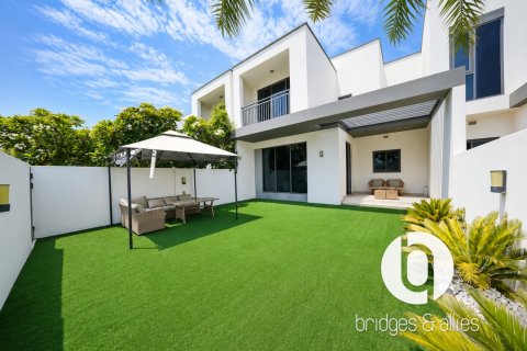 ویلا برای اجاره در Dubai Hills Estate، Dubai، امارات متحده عربی 3 خوابه ، 212 متر مربع ، شماره 697391 - تصویر 2
