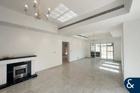 Villa para arrendamento em Arabian Ranches, Dubai, EAU 5 quartos, 640 m2 № 668365 - foto 2