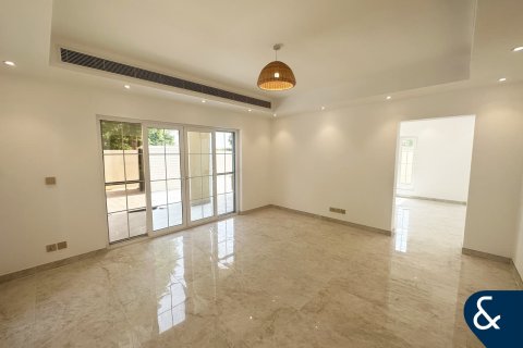 Villa para arrendamento em Arabian Ranches, Dubai, EAU 5 quartos, 640 m2 № 668365 - foto 10