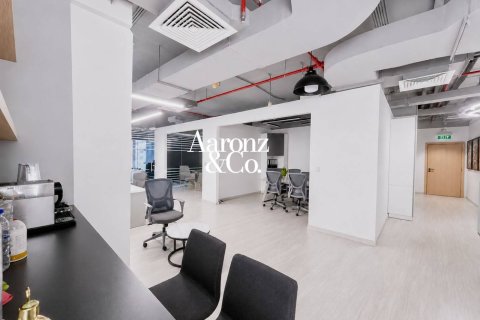 Снять в аренду офис в Бизнес-Бэй, Дубай, ОАЭ 129м2, № 721781 - фото 3