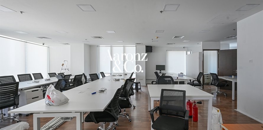 دفتر در Business Bay، Dubai ، امارات متحده عربی 235 متر مربع.  شماره 721784