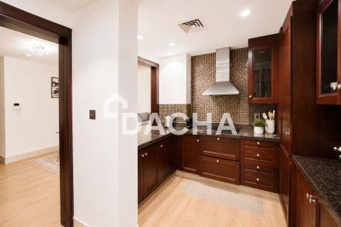 Apartment in Downtown Dubai (Downtown Burj Dubai), UAE 2 bedrooms, 124 sq.m. № 713672 - photo 9
