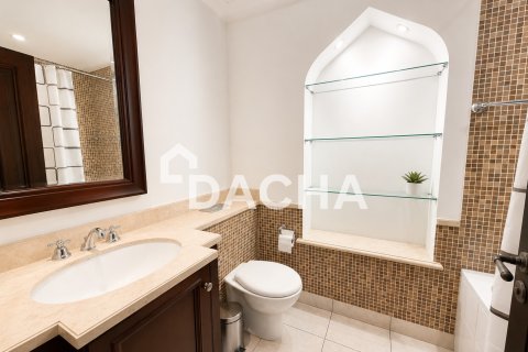 Apartment in Downtown Dubai (Downtown Burj Dubai), UAE 2 bedrooms, 124 sq.m. № 713672 - photo 13
