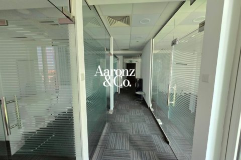 Снять в аренду офис в Бизнес-Бэй, Дубай, ОАЭ 108м2, № 735984 - фото 9