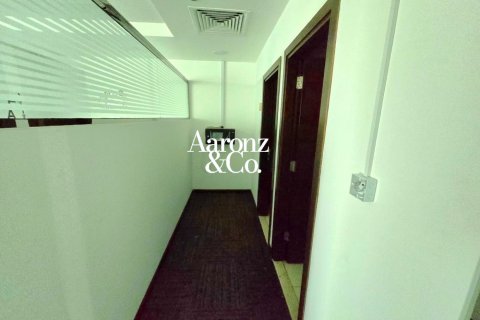 Снять в аренду офис в Бизнес-Бэй, Дубай, ОАЭ 108м2, № 735984 - фото 10