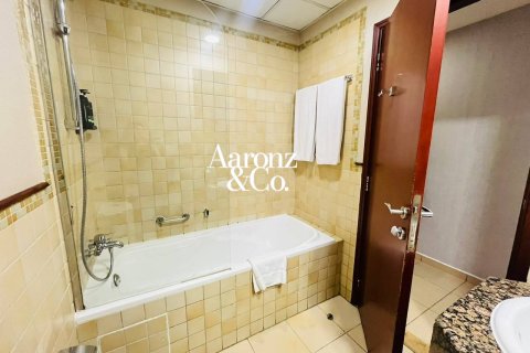 Hotel Apartment in Jumeirah Beach Residence, Dubai, UAE 2 bedrooms, 138 sq.m. № 735983 - photo 16