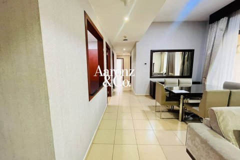 Hotel Apartment in Jumeirah Beach Residence, Dubai, UAE 2 bedrooms, 138 sq.m. № 735983 - photo 8