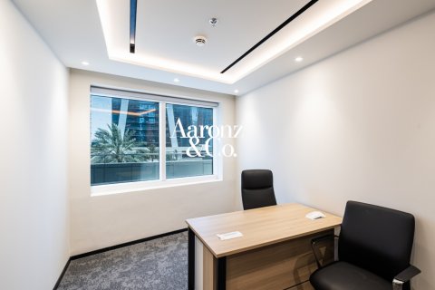 Oficina en alquiler en Jumeirah Lake Towers, Dubai, EAU 109 m2 № 735981 - foto 9