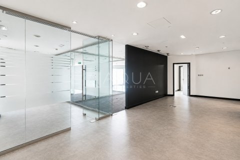 Office in Sheikh Zayed Road, Dubai, UAE 307.8 sq.m. № 735979 - photo 5