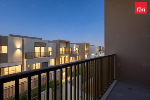 Vilă de închiriat în Dubai, EAU 4 dormitoare, 241.7 mp. №668716 - poză 21