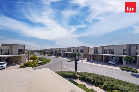 Vilă de închiriat în Dubai, EAU 4 dormitoare, 241.7 mp. №668716 - poză 10