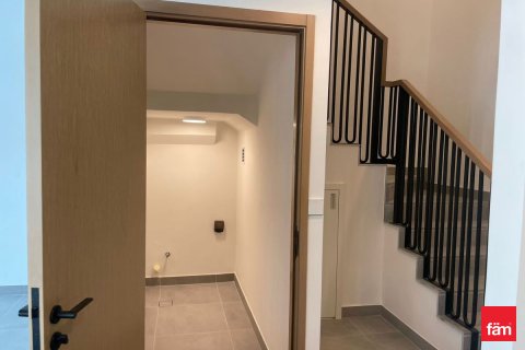 Vilă de închiriat în Dubai, EAU 4 dormitoare, 241.7 mp. №668716 - poză 17