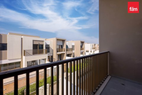 Vilă de închiriat în Dubai, EAU 4 dormitoare, 241.7 mp. №668716 - poză 9