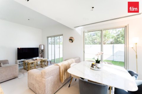 Dubai, UAE의 판매용 타운하우스 침실 4개, 269.7제곱미터 번호 668711 - 사진 1