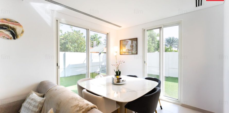 Casa urbana em Dubai, EAU 4 quartos, 269.7 m2 № 668711