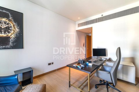 Apartment in Jumeirah, Dubai, UAE 3 bedrooms, 242.48 sq.m. № 744883 - photo 8