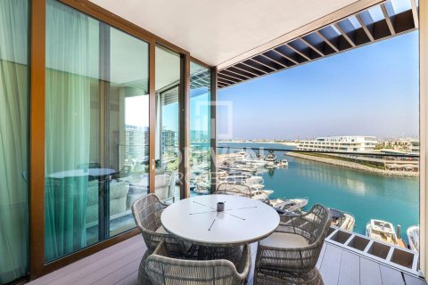 Apartment in Jumeirah, Dubai, UAE 3 bedrooms, 242.48 sq.m. № 744883 - photo 20