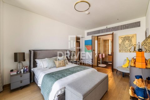 Apartment in Jumeirah, Dubai, UAE 3 bedrooms, 242.48 sq.m. № 744883 - photo 13