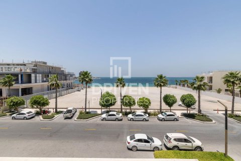 Townhouse in Jumeirah, Dubai, UAE 4 bedrooms, 415.56 sq.m. № 744884 - photo 27