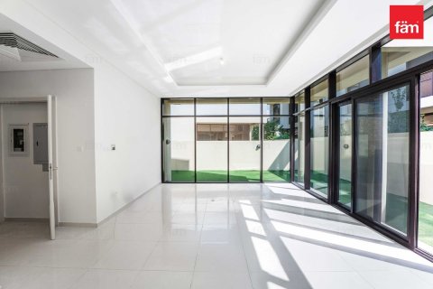 Vilă de închiriat în Dubai, EAU 3 dormitoare, 260.2 mp.  №689109 - poză 19