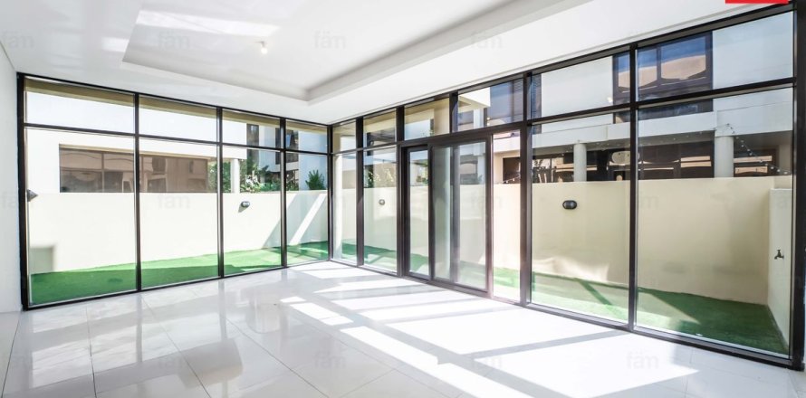 Vilă în Dubai, EAU 3 dormitoare, 260.2 mp.  №689109