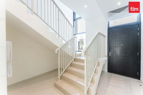 Vilă de închiriat în Dubai, EAU 3 dormitoare, 260.2 mp.  №689109 - poză 20